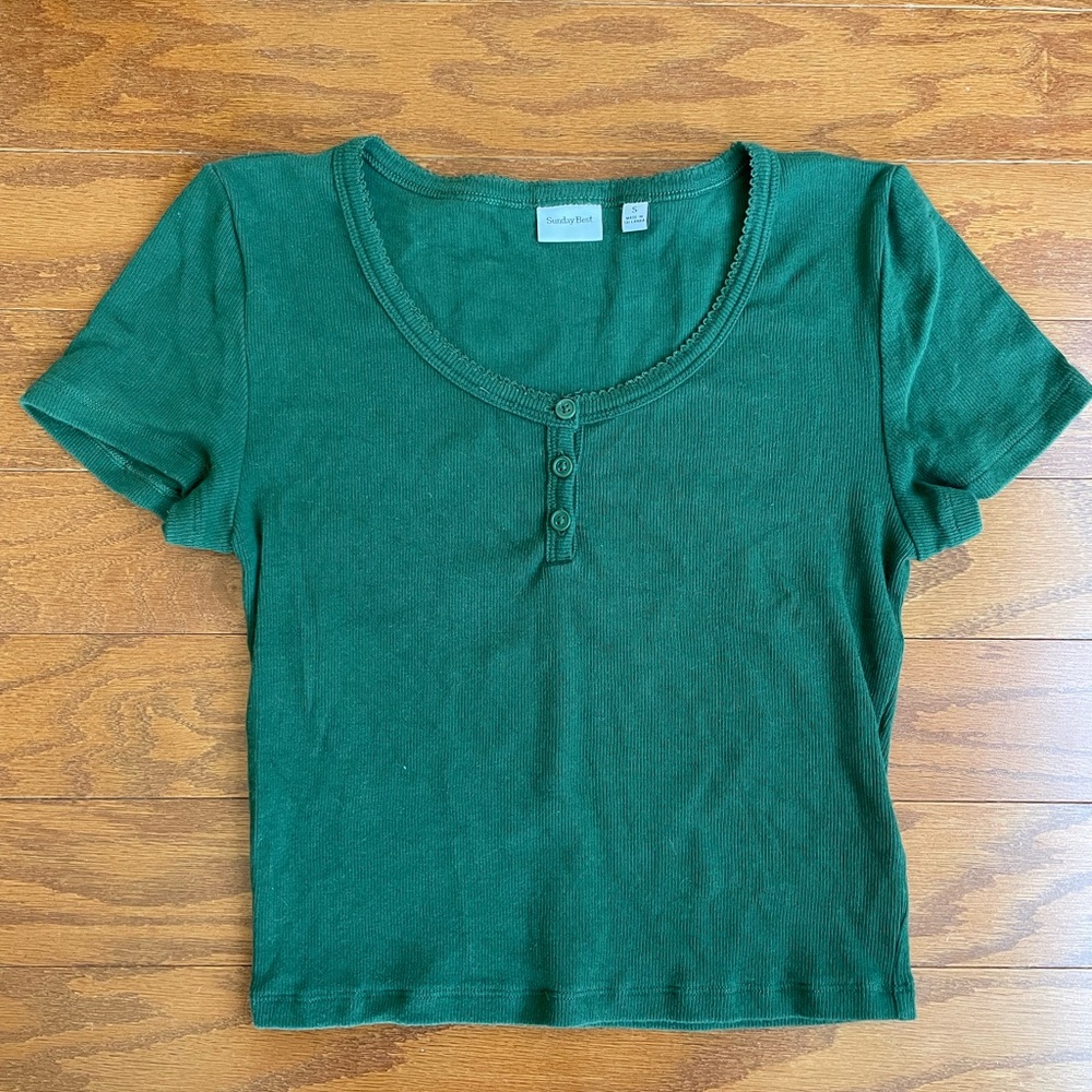 ARITZIA Sunday Best Forest Green Short Sleeve Henley Top